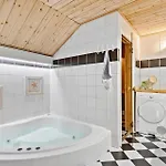 Feriehus Amazing In With Sauna *
