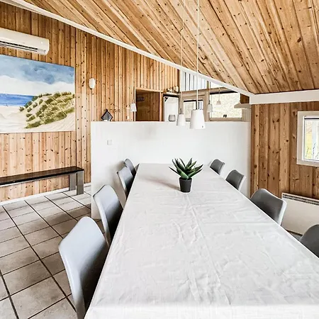 Feriehus Amazing In With Sauna
