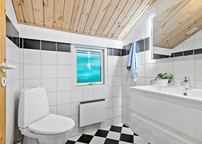 Feriehus Amazing In With Sauna Oksbøl