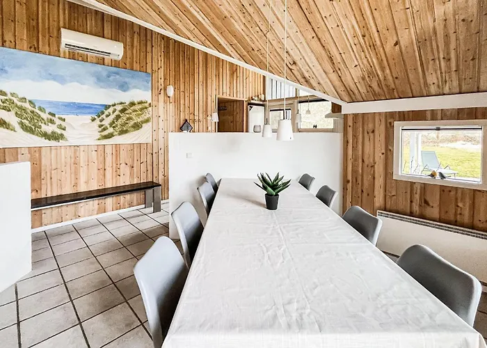 Feriehus Amazing In With Sauna